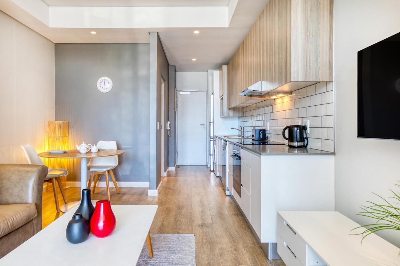 Backup-Powered Trendy City Balcony Apartment Cape Town Dış mekan fotoğraf